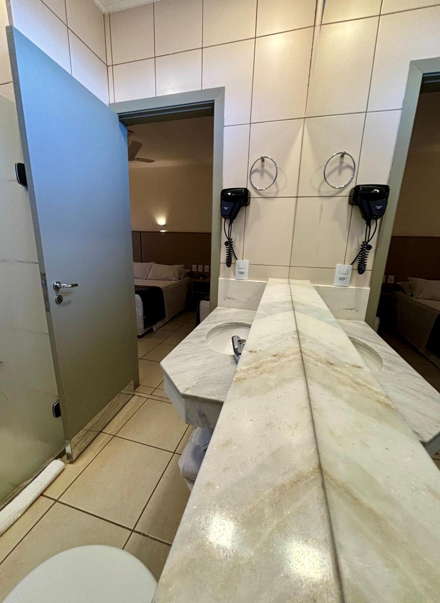 Hotel Roda D'Agua Andradina Pokoj fotografie